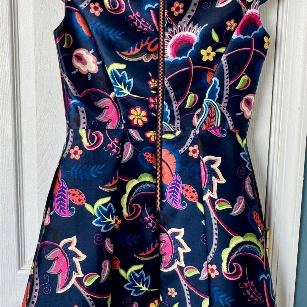 Vibrant Floral Patterned Dress with Zipper